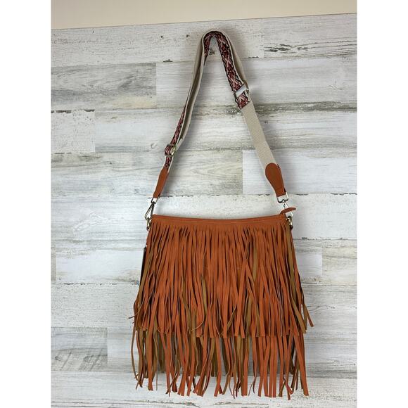 Jen & Co Women’s Brick Sadie Vegan Leather Aztec Fringe Boho Crossbody Bag NEW - Picture 4 of 10